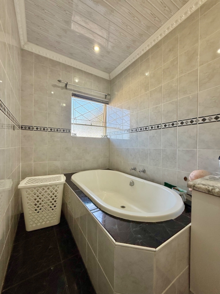 3 Bedroom Property for Sale in Campher Park Eastern Cape